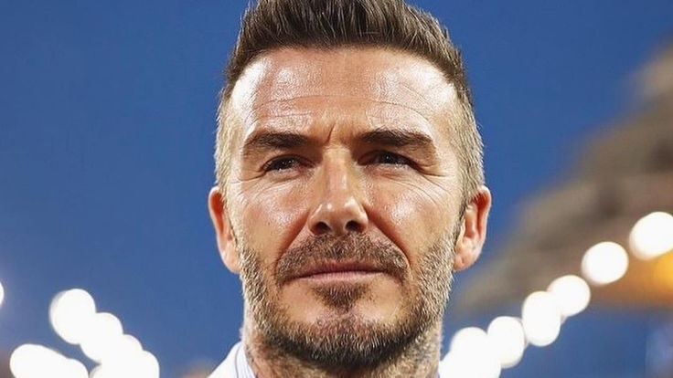 ...сделал ставку на футбол, в который замечательно играл, чем вступил на свой самобытный и уникальный путь к успеху.