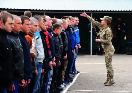    Жителей Украины начали морально готовить к «нормальности» мобилизации с 18 лет
