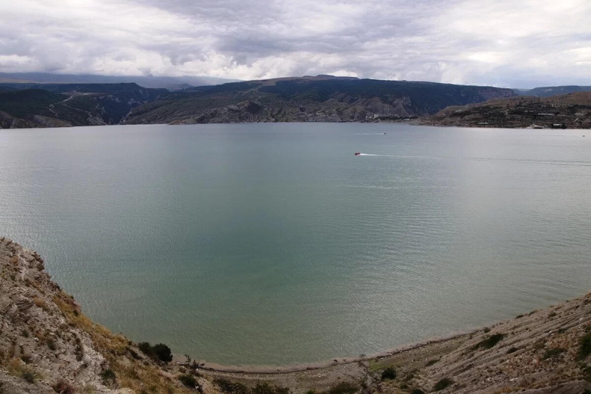    Житель Ленобласти пропал на берегу Чиркейского водохранилища в Дагестане