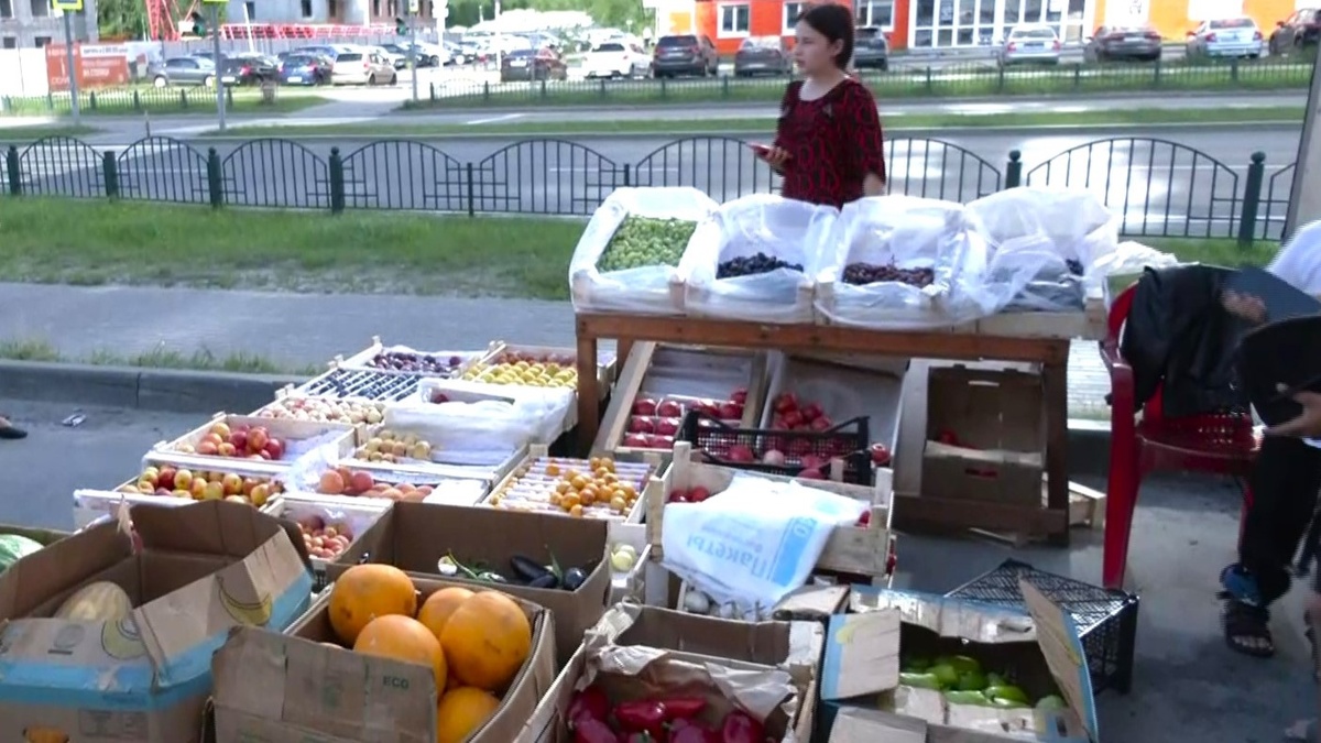    Несовершеннолетняя продавала фрукты на улицах Сургута