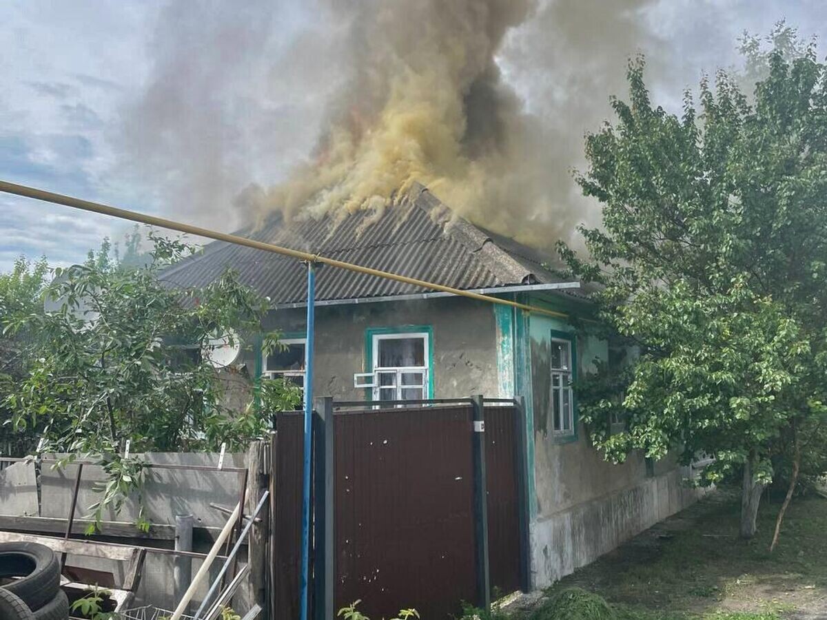    Последствия обстрела со стороны ВСУ в Курской области© Фото : Алексей Смирнов/Telegram