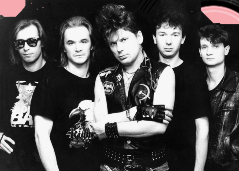 Сектор газа. Листайте вправо. 