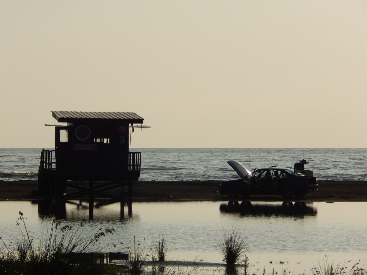 Авто на берегу Черного моря. Грузия. 