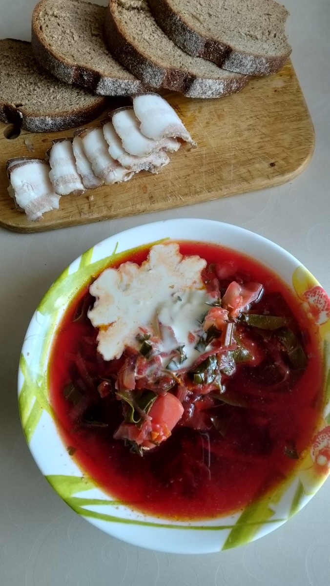 Цвет не передался на фото, на самом деле темнее) но не совсем бордовый, как с зимней свёклой