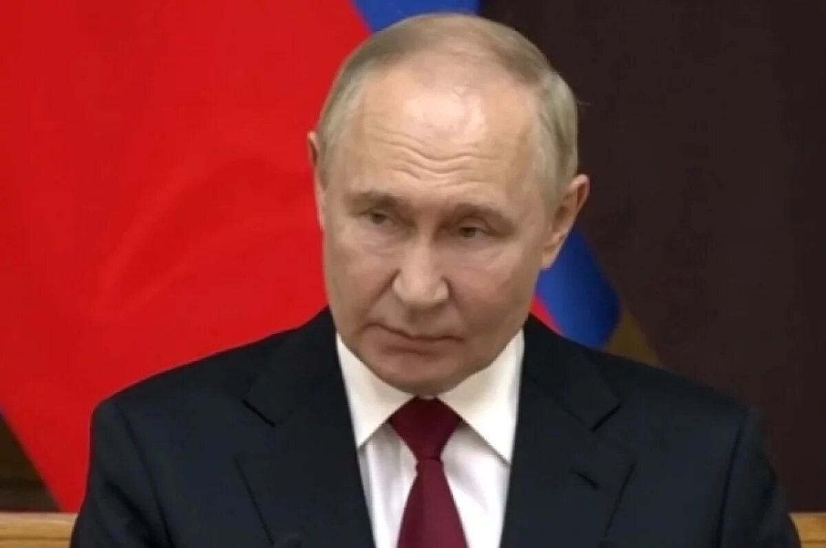    Путин подписал закон, упрощающий передачу конфискованного оружия в зону СВО