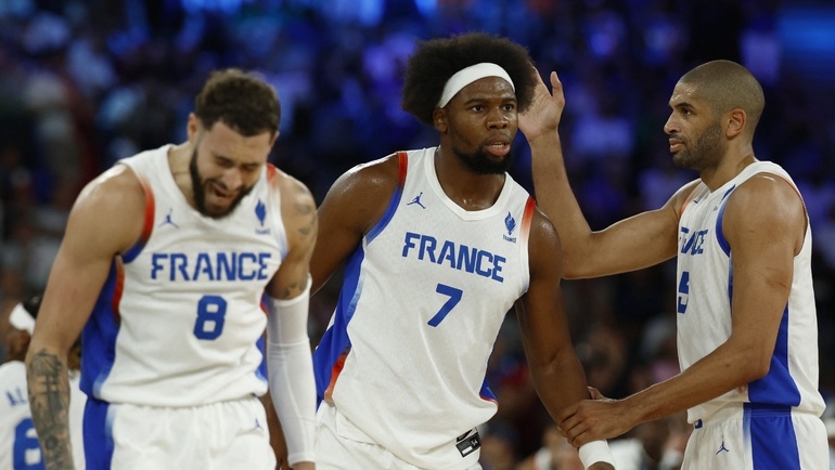    Гершон Ябуселе (№7). Reuters