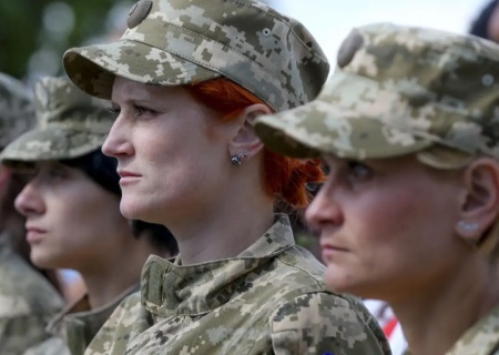    В боевых действиях уже участвуют 18 амнистированных украинок