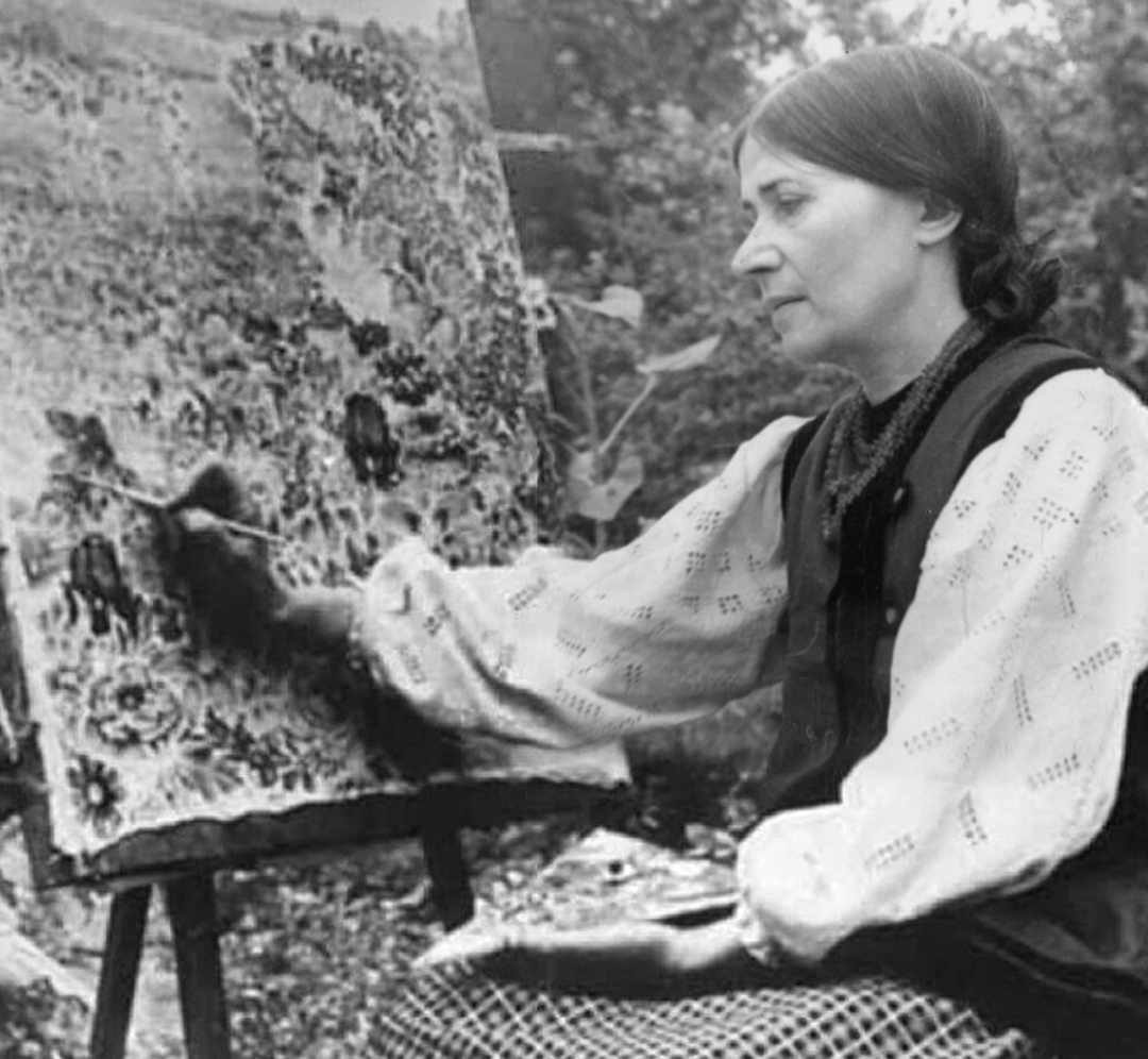 Художница Катерине Белокур за работой 