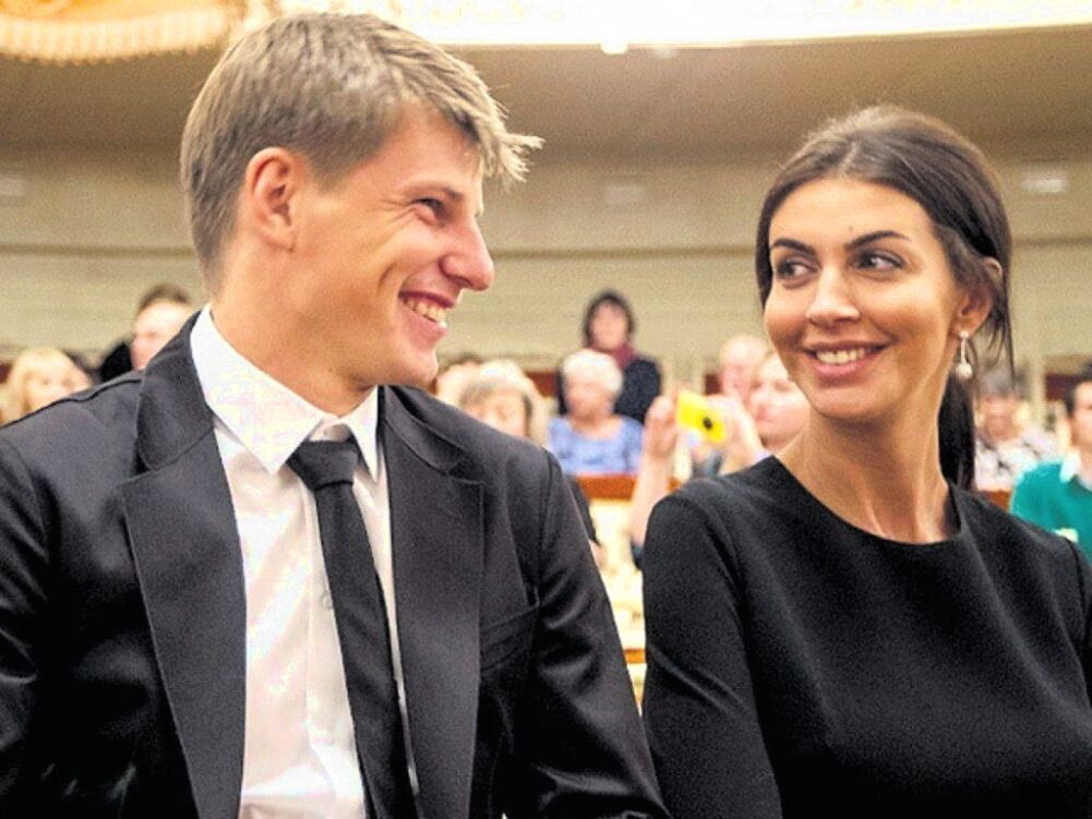 Брак с Аршавиным не принёс Алисе счастья.