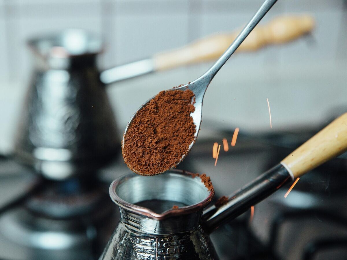    Приготовление кофе в турке© Pexels / Claro Cafe