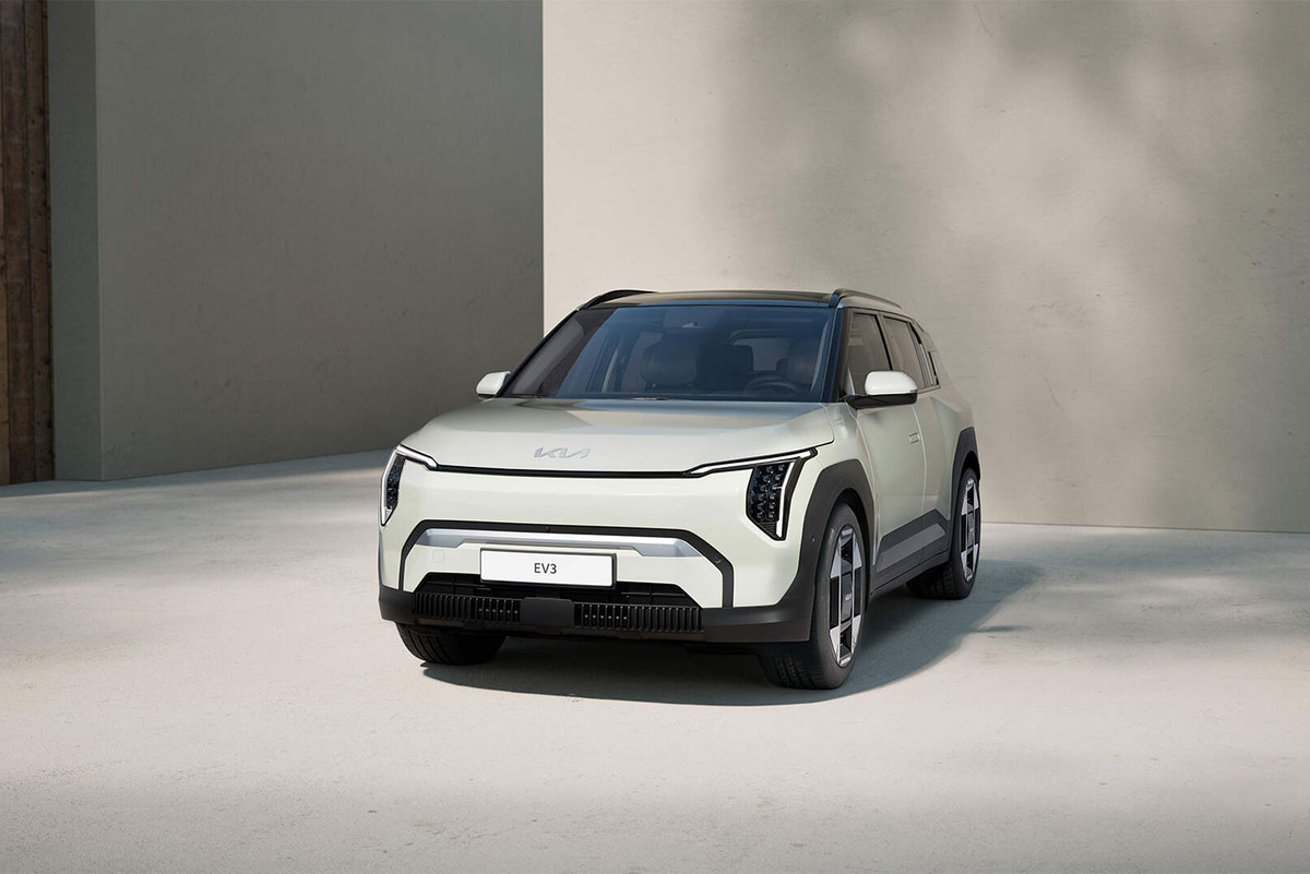 Новый полностью электрический кроссовер Kia EV3. Мировая премьера нового Автомобиля состоялась в конце мая 2024 года.