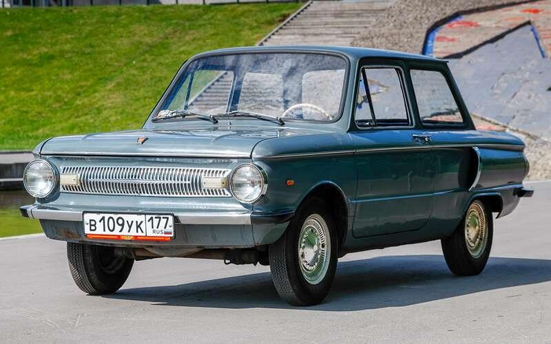    ЗАЗ‑966 Запорожец – компактный, длиной 3730 мм, с колесной базой 2160 мм и легкий автомобиль: его снаряженная масса 780 кг. По сравнению с предшественником ЗАЗ‑965 дизайн принципиально изменили, сделав кузов и декор в стиле более «взрослых» автомобилей. Поначалу на заднемоторный Запорожец спереди даже поставили забавную фальшрешетку радиатора.