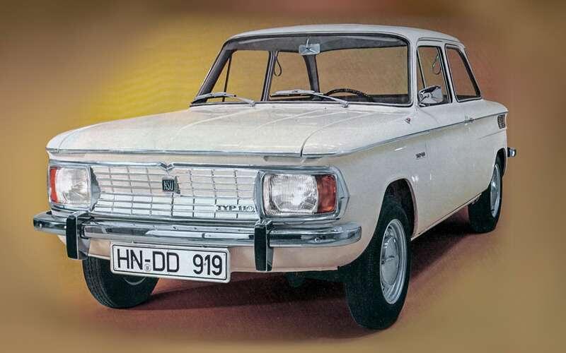    NSU 110 из Западной Германии чуть больше Запорожца: длина – 4000 мм, база – 2440 мм, но легче на 60 кг. Снаряженная масса NSU – 720 кг. Близость стилистики ЗАЗ и NSU объясняется общим образцом, повлиявшим на советских и немецких стилистов: оригинальным американским заднемоторным седаном Chevrolet Corvair. В 1961 году, когда появился первый NSU Prinz 4 с таким дизайном, в Запорожье уже сделали похожий на него ­прототип.