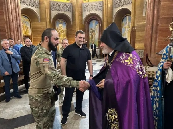Наряду с другими военными соединениями армянский батальон Арбат прибыл 8 августа из Донбасса в Курскую область. Телеграм каналы Brief (570 тысяч подписчиков) https://t.-4