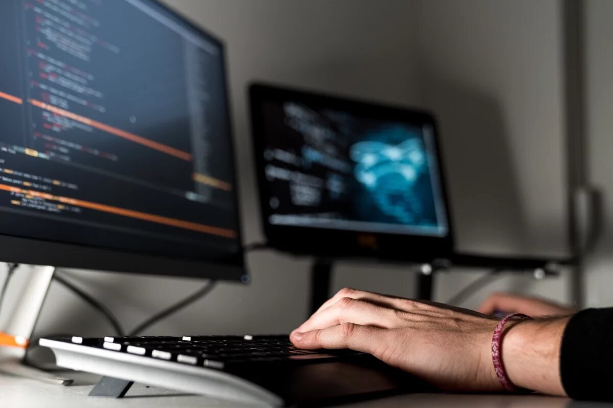    Астраханец приговорен к лишению свободы за поиск оружия в интернете