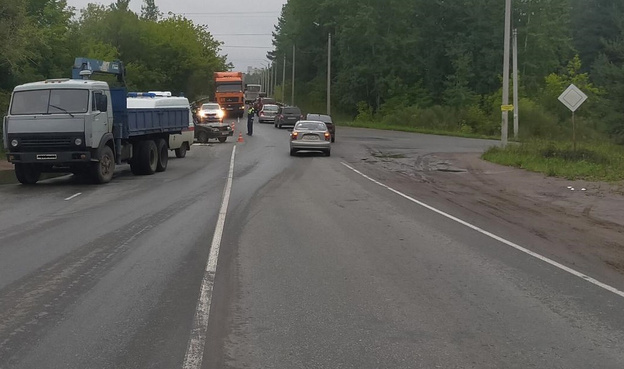    В Кирово-Чепецке жёстко столкнулись КамАЗ и ВАЗ