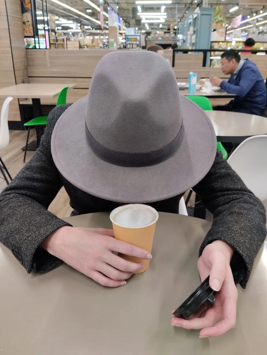 Василий не особенно демонстрировал себя в социальных сетях. 