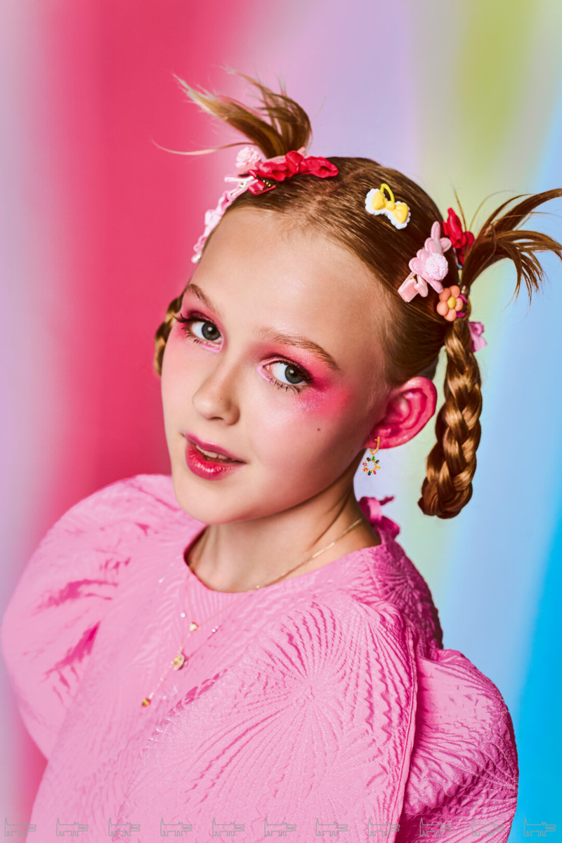    На Мирославе: серьги и колье MIUZ DIAMONDS, блузка EIRENE («Кенгуру»)   Фото: Егор Шабанов