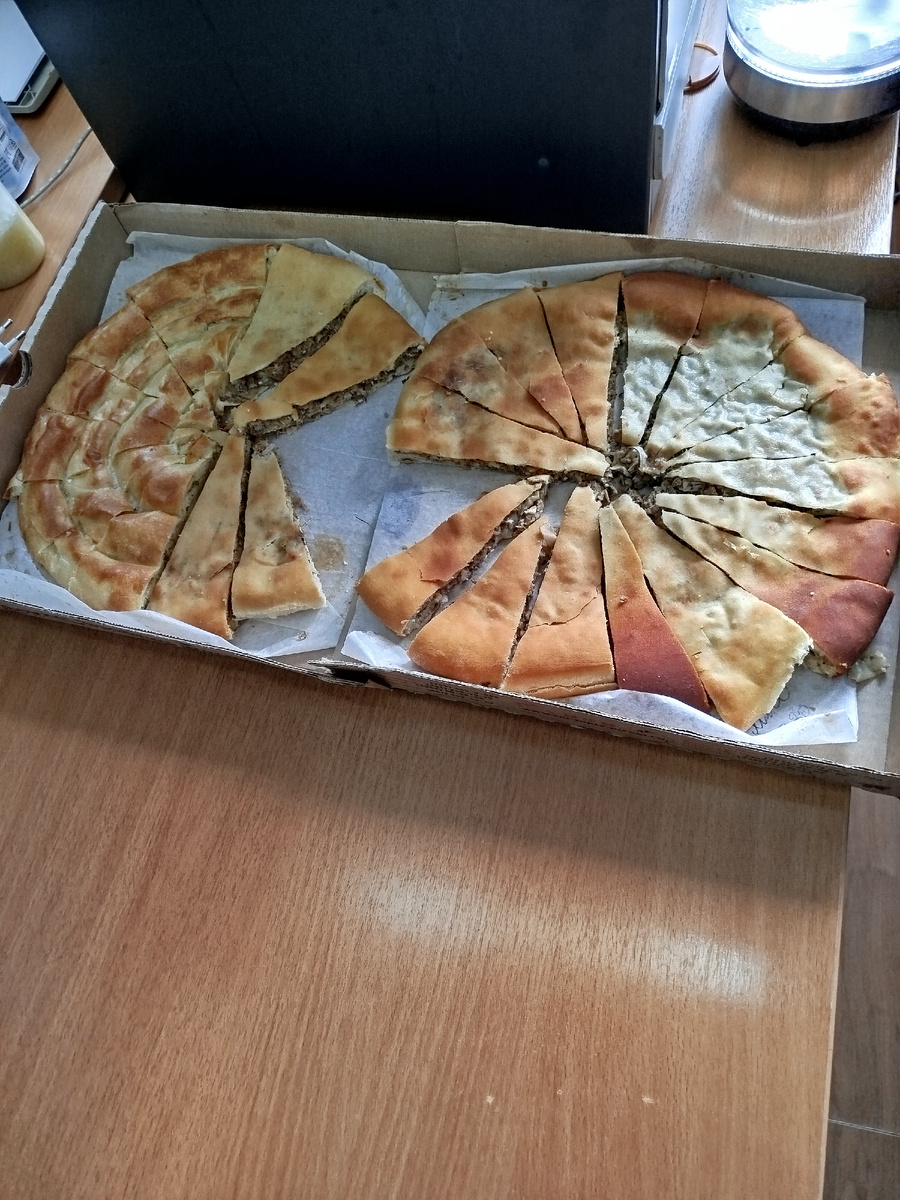 Часть угощения