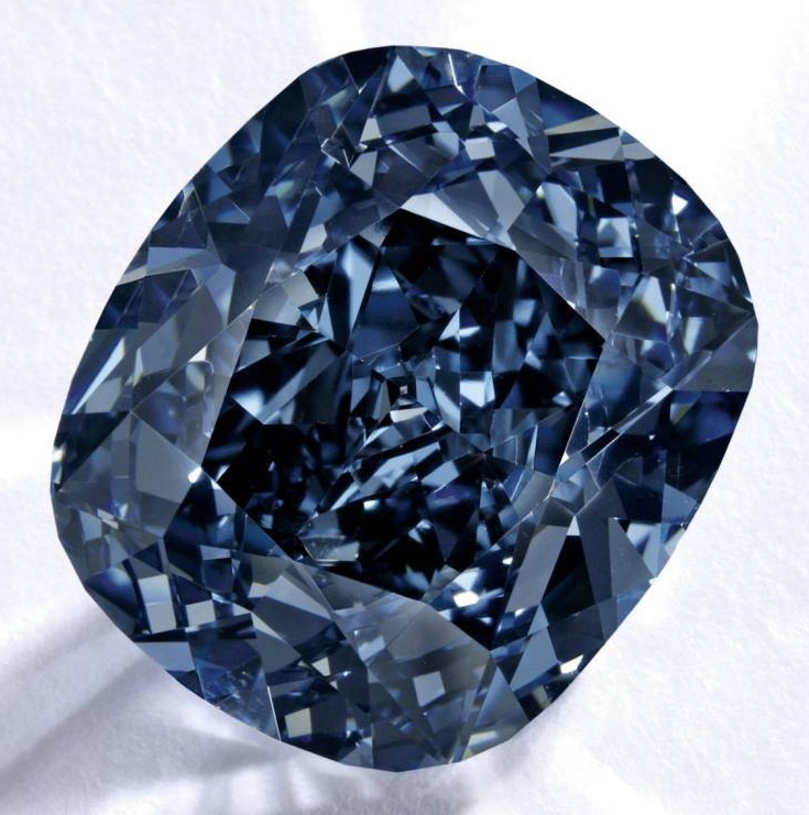 Бриллиант "Голубая луна" сделан из крупного алмаза, найденного на южноафриканской шахте
