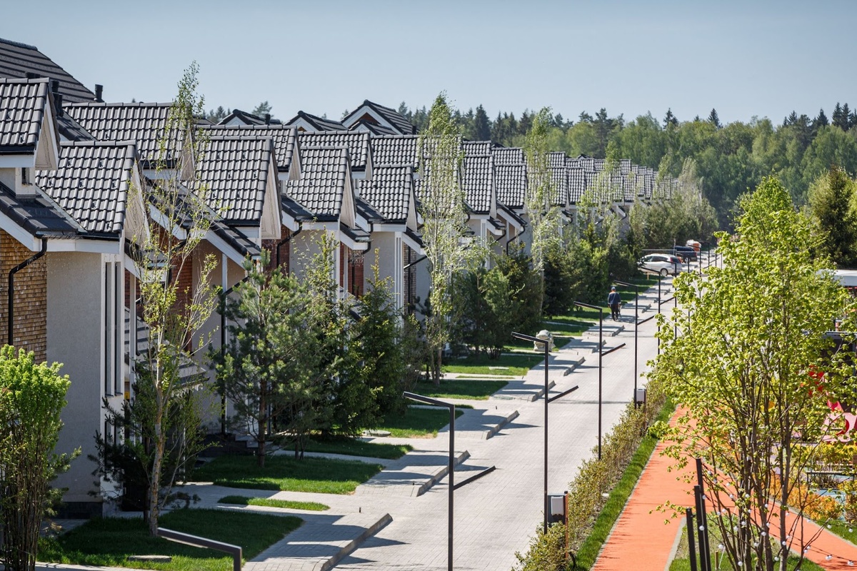 Булатово напоминает небольшой европейский городок: понятная и красивая архитектура, а кругом все свои