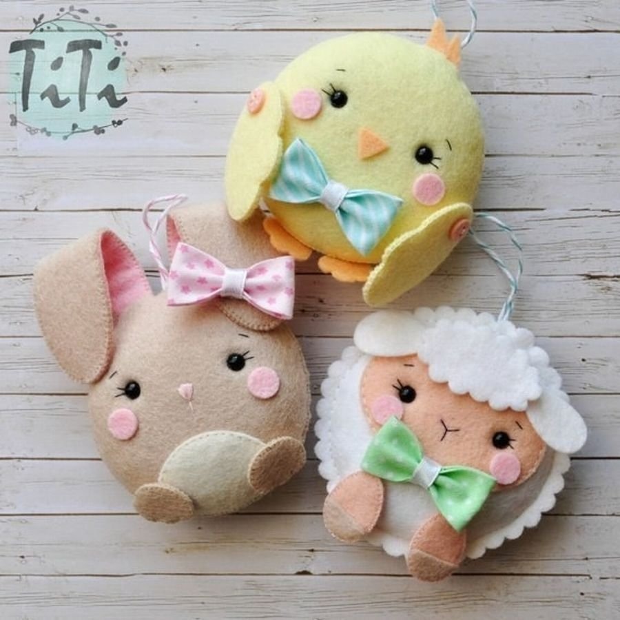 Источник: https://balthazar.club/20117-podelki-iz-fetra-svoimi-rukami.html