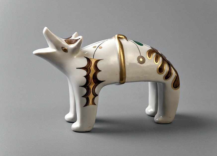 Кира Рябинина. Скульптура «Медведь». 1965. Дулёво. Длина 19 см. Высота 13 см. Музей-заповедник «Царицыно»