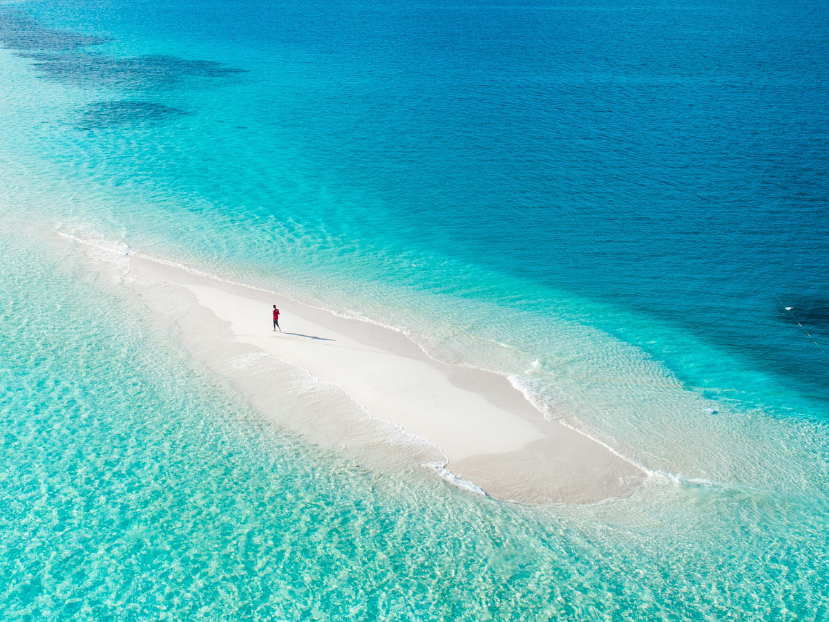 В океане содержится 120 млн тонн соли на кубическую милю морской воды. Фото: unsplash.com / Ahmed Yaaniu.