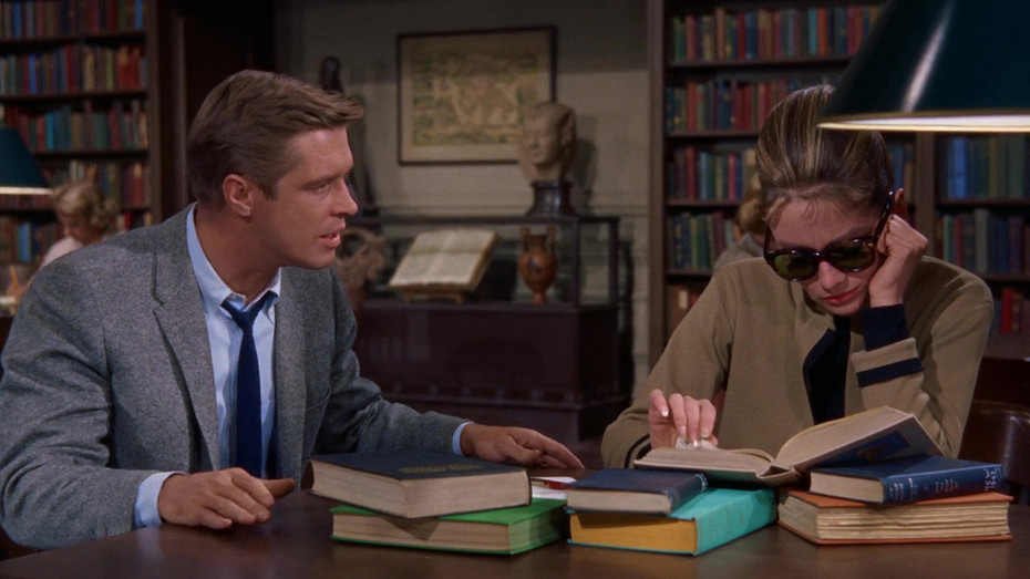     Кадр из фильма «Завтрак у Тиффани»