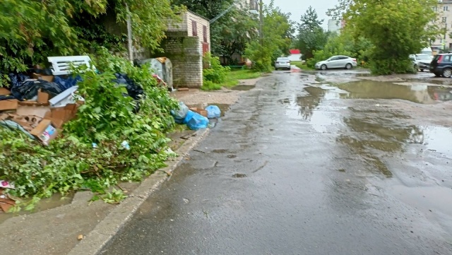    На 1-й Полевой в Иванове ни пройти, ни проехать