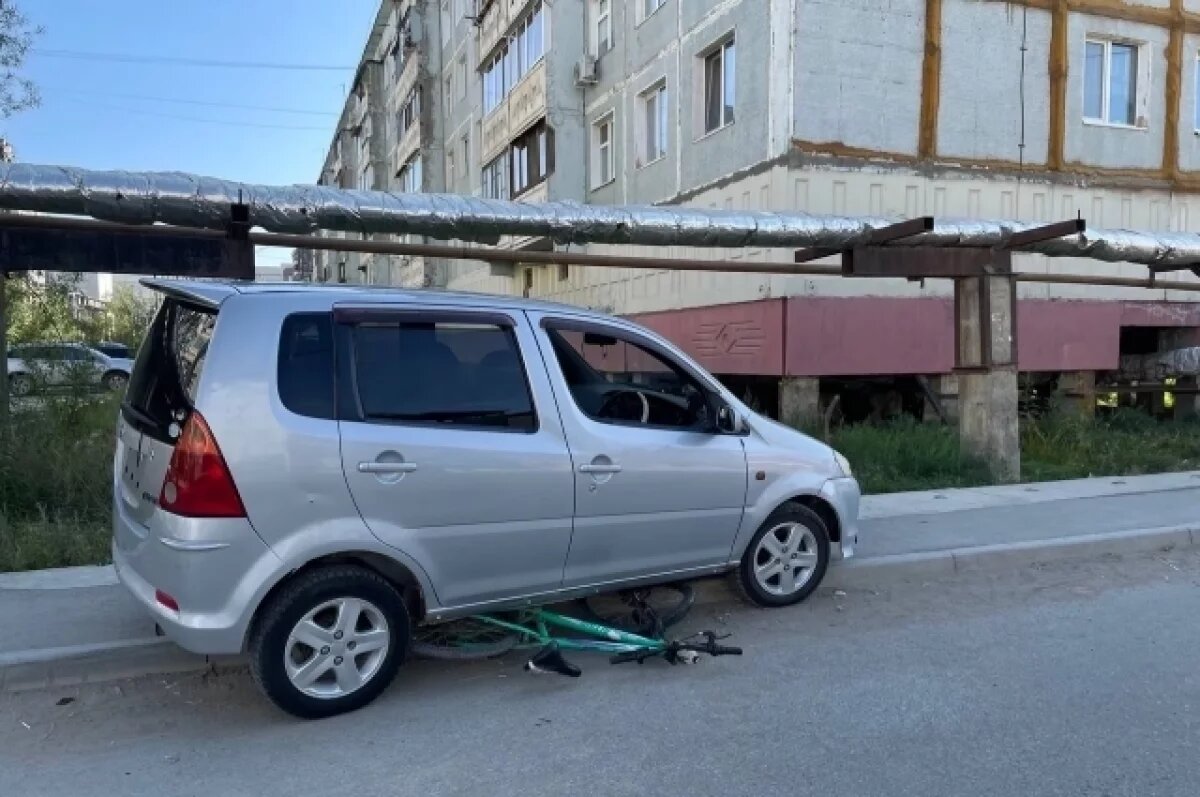    Водитель иномарки сбил катавшегося на велосипеде подростка в Якутске