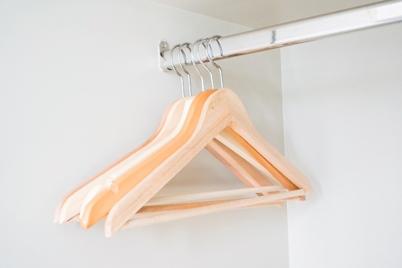 Юбка плиссе — это одежда, которая всегда будет в тренде. Но у изделия есть одна проблема — его достаточно сложно гладить. Сделать это качественно поможет отпариватель.-4