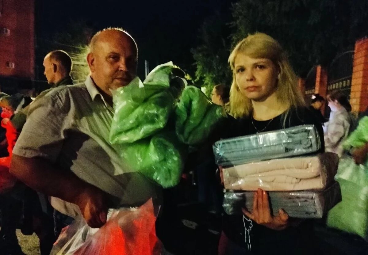    Белгородцы собирают бельё курянам, оставшимся без жилья.