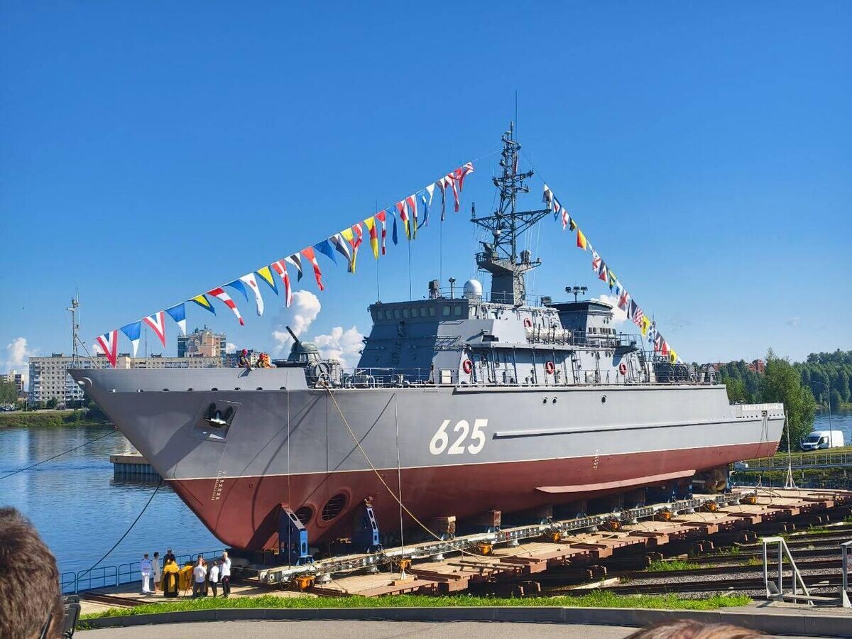    Торжественная церемония спуска на воду корабля противоминной обороны "Афанасий Иванников" проекта 12700 на Средне-Невском судостроительном заводе ОСК © Фото : ОСК