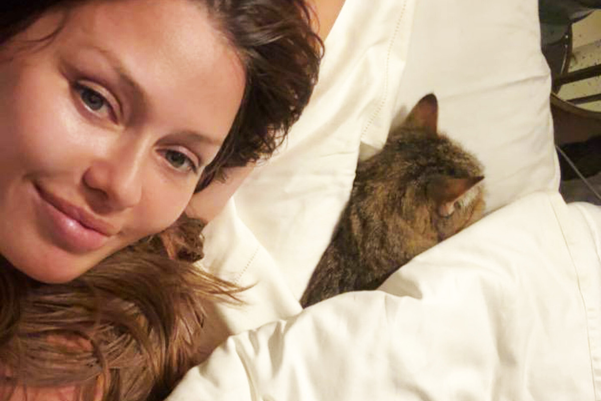     «Я не сдержалась, за свою операцию так не переживала»: Виктория Боня расплакалась в клинике из-за кошки