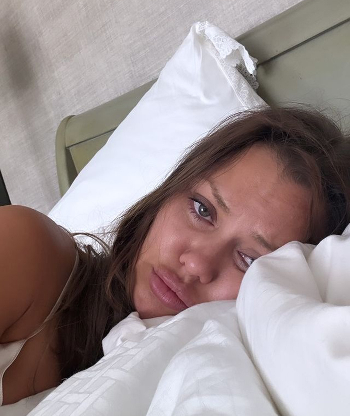    Виктория Боня переживает из-за операции кошкиСоцсети Виктории Бони