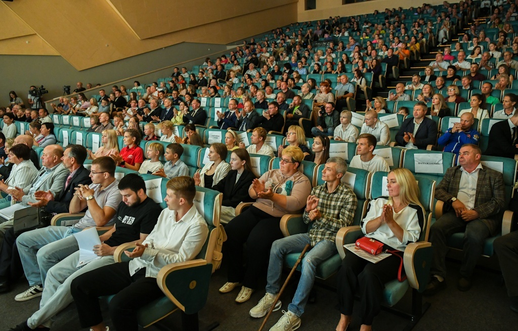 Физкульт-привет! Спортсмены и тренеры Тверской области получили награды