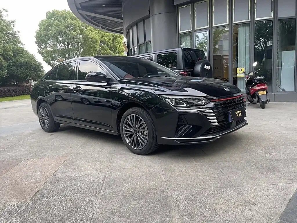 Dongfeng Aelous Yixuan Max. Источник фото - auto.ru