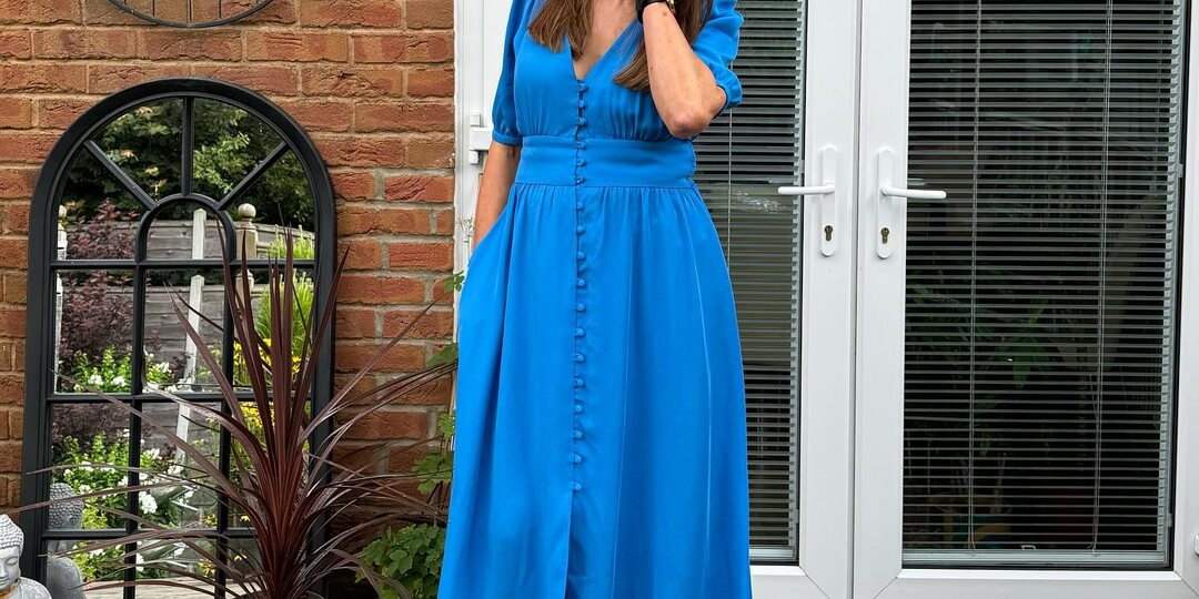 Элегантный стиль на каждый день: 12 готовых летних сочетаний с платьями для модниц старше 50