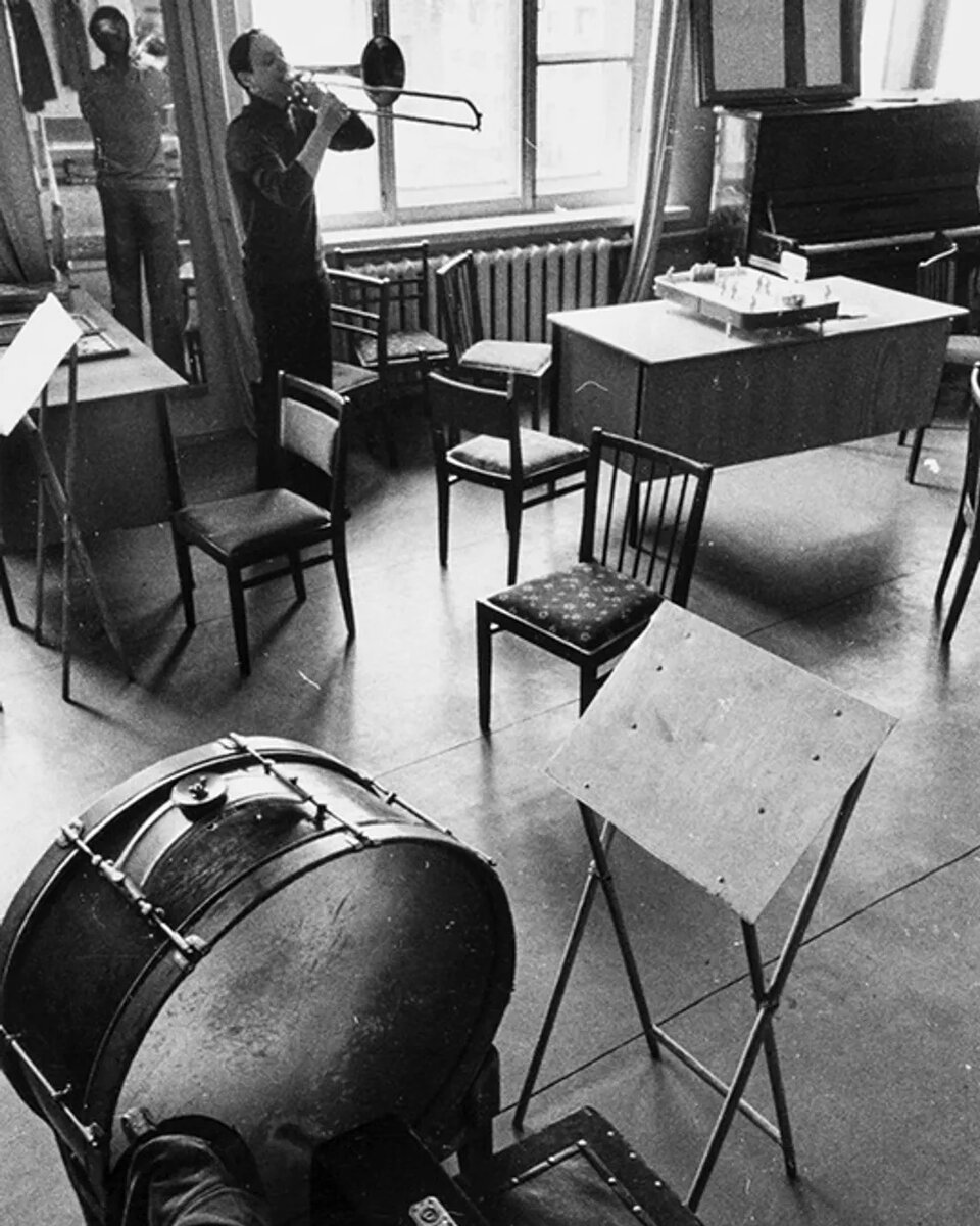За кулисами Кировского театра. Киров, 1980-е годы. Фотография: В.Г. Капустин / Государственный музейно-выставочный центр РОСФОТО, Санкт-Петербург