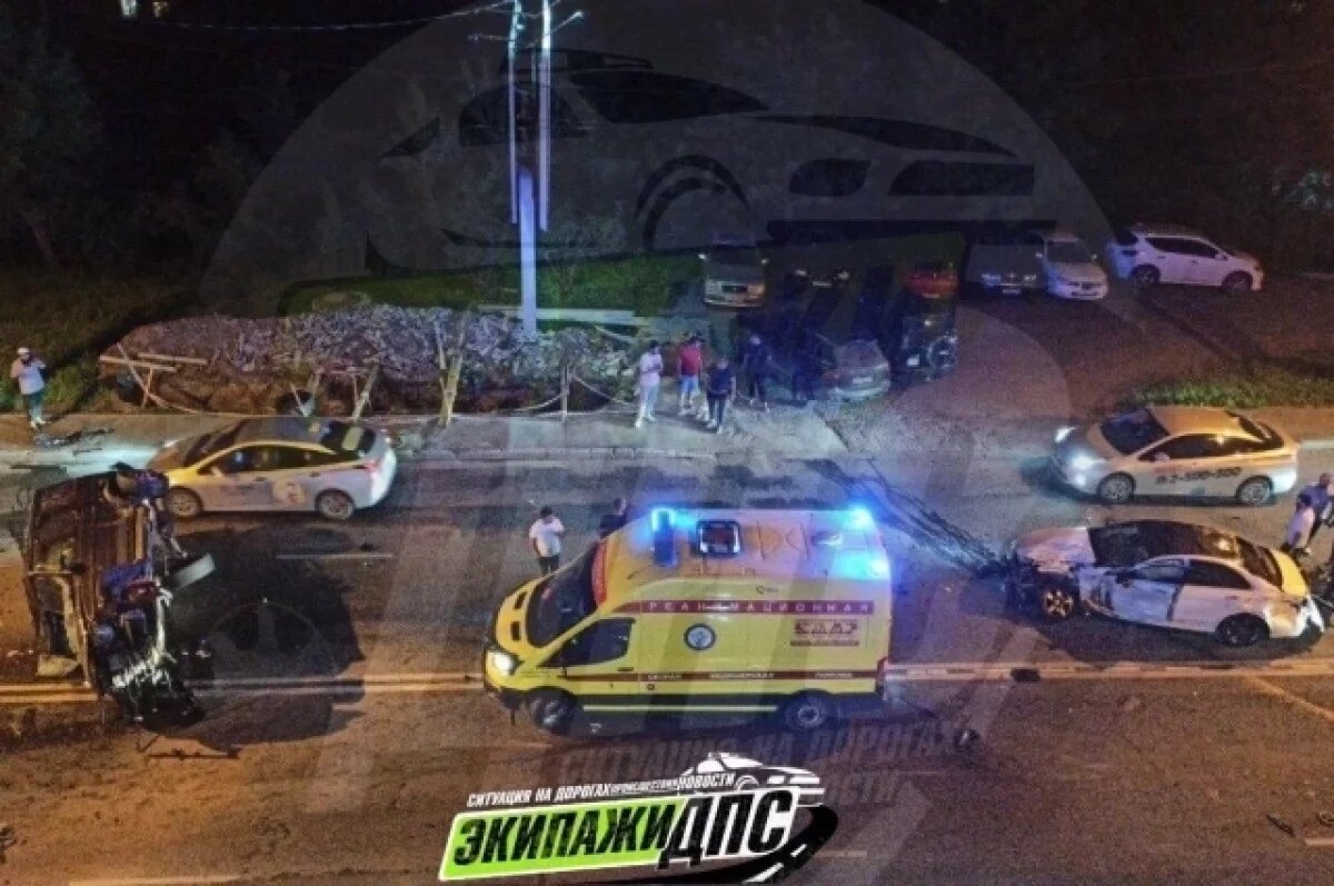    Во Владивостоке водитель "Гелика" без прав устроил массовое ДТП