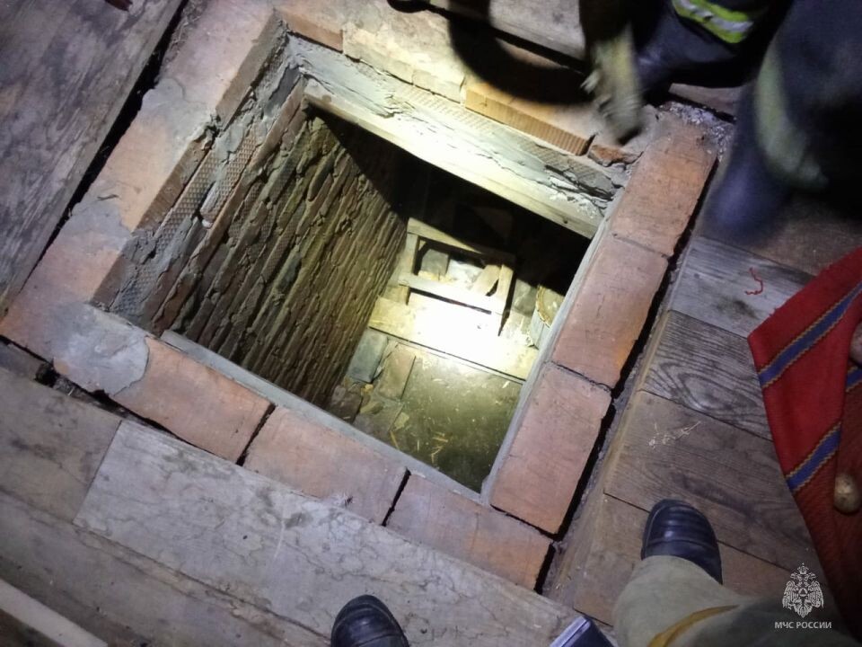    Спасение женщины в Белокурихе. Источник: пресс-служба МЧС по Алтайскому краю