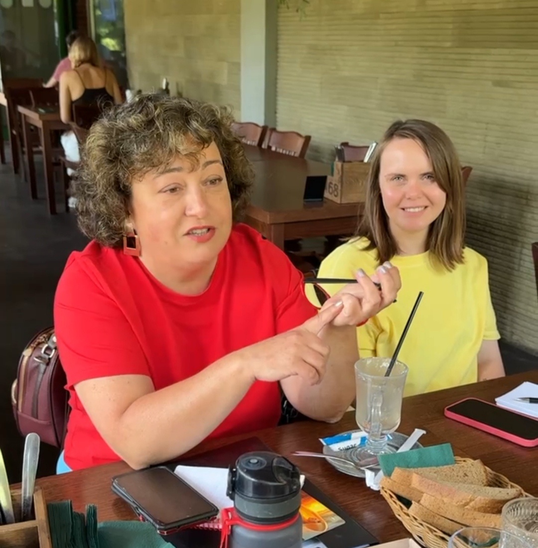 Что-то несу. Наверное, разумное, доброе, вечное. 