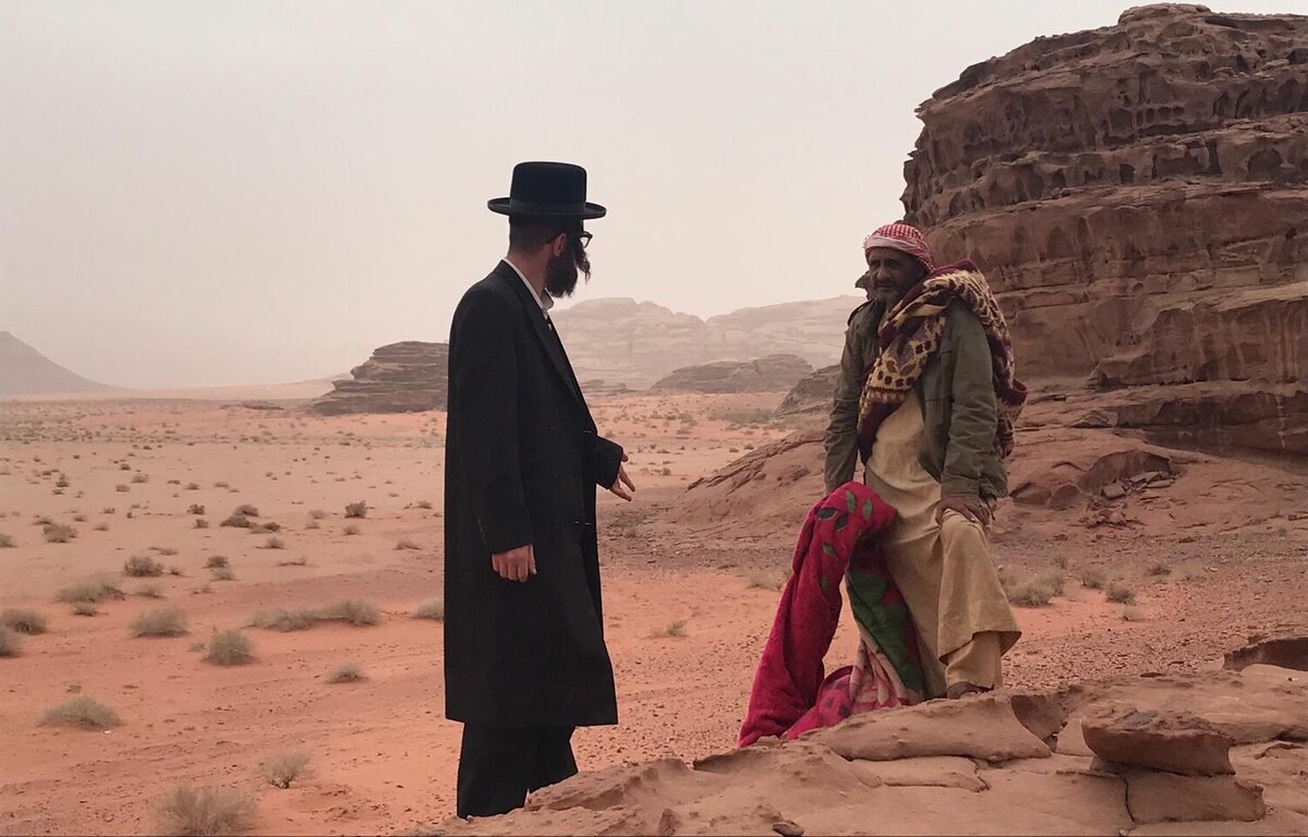 Кадр из фильма «Ресторан без имени», режиссеры Штефан Саразин