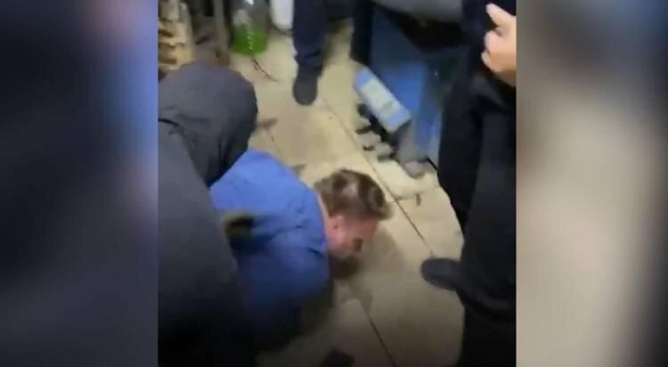    Пермское УФСБ представило видео, зафиксировавшее задержание руководителя стройтрестa © Пресс-служба УФСБ России по Пермскому краю