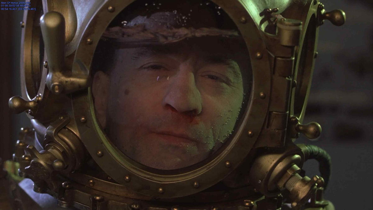 Военный ныряльщик 2000. Режиссер: Джордж Тиллман мл. Кинокомпании Fox 2000 Pictures, State Street Pictures