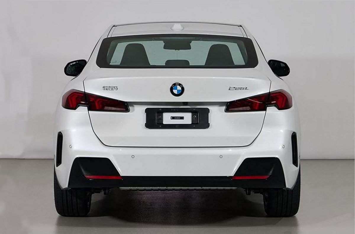    BMW 225L   
Autohome.com.cn / Минпромторг КНР