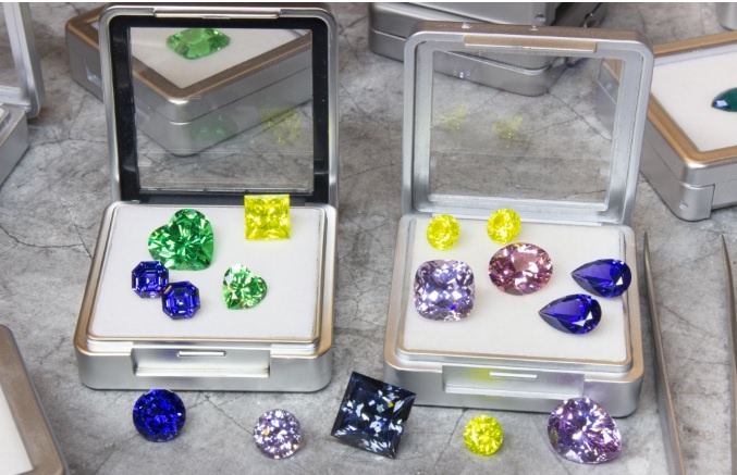 Гранатиты разного цвета