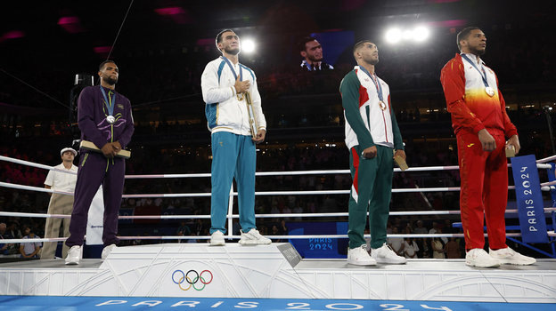    Лорен Альфонсо, Лазизбек Муллажонов, Давлат Болтаев и Эммануэль Рейес. Reuters