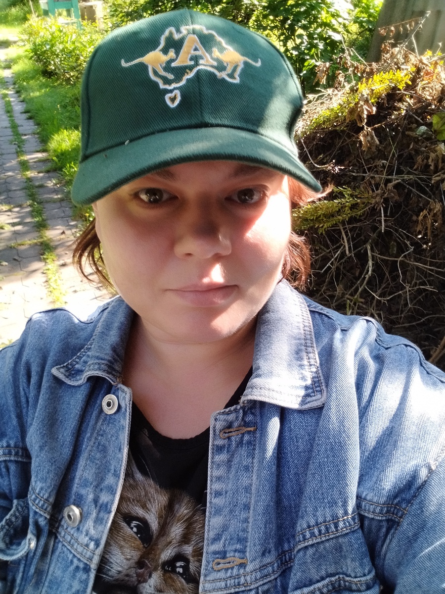 Готова к выходу в лес